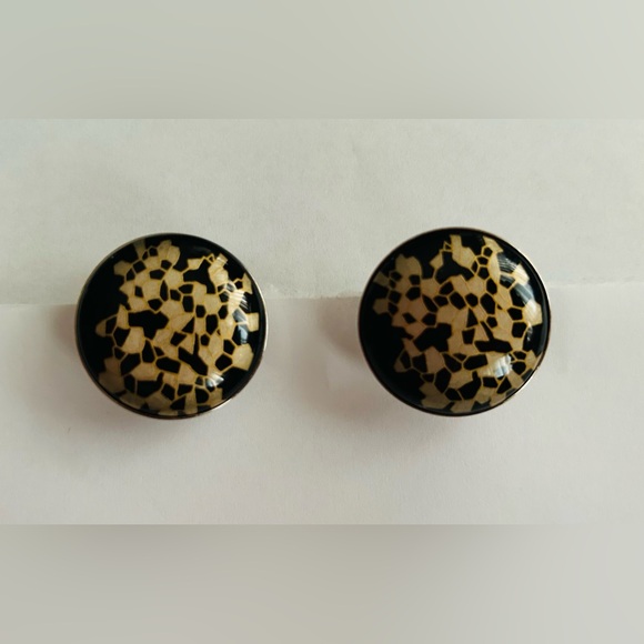 Black Enamel Round Pierced Earring Diameter Silver Enamel with Gold Enamel - Picture 10 of 10